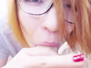 Тормозной подросток полностью загружен спермой после глубокого минета