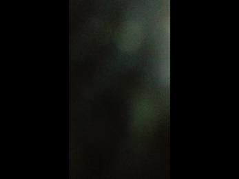 Черная мамаша изменяет мужу с водителем на публике и получает оральный кремпай