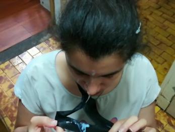 Минет, лица плюс сперма на галстуке, cumplay и глотать! (Сперма на одежду 1)