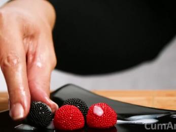 Дрочка плюс сперма на леденцы! (Диплом на еду 3)