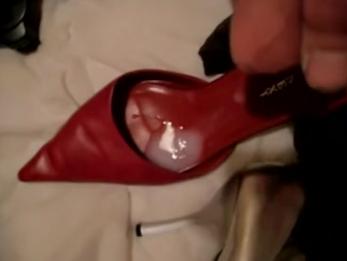 Сперма в мачехах красные каблуки