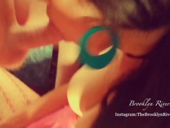 Горячая дата ужина, перегрузка лица-W / Brooklyn Rivers
