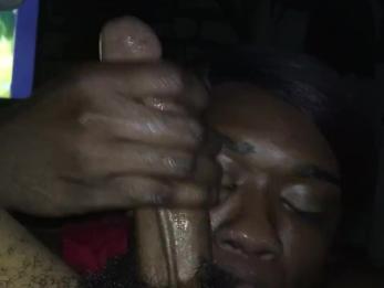 TsMeghan глубоко заглатывает лицевую задницу на парне моей сестры ..