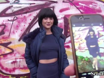 German Scout - подросток Lullu Schlankes в берлинском парке ohne Gummi gefickt