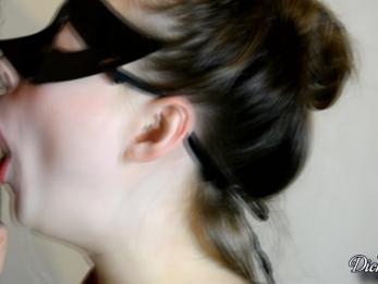 И снова Лили опустошила мои яйца и получила сперму на лицо для показухи