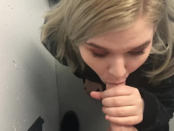 NAUGHTY GF ЗАПИЩАЕТ МЕНЯ И ЗАГЛАШАЕТ МОЮ КОНЦУ В ПАРКОВКЕ ГАРАЖНОЙ ЛЕСТНИЦЫ