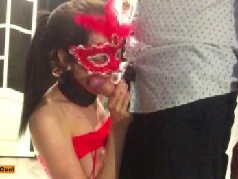 Юная крошка с идеальным минетом кончает в рот