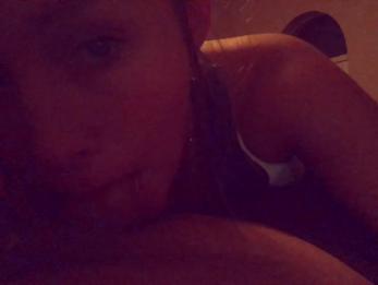 Этот минет подростка идеален. Пришлось вести себя тихо с гостями в другой комнате