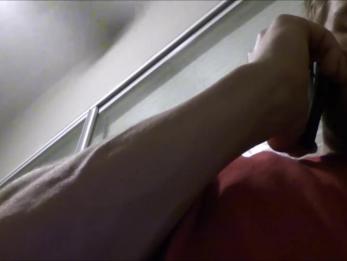 Сводная сестра немного развлекается со своим братом