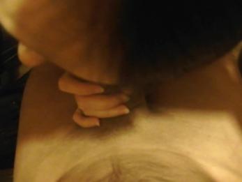 Сочный минет от красотки