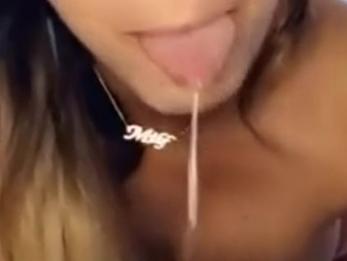 Относится к настоящему пасынку к завтраку в постель