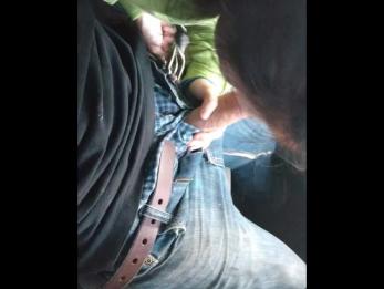 Мамаша сосет мой член