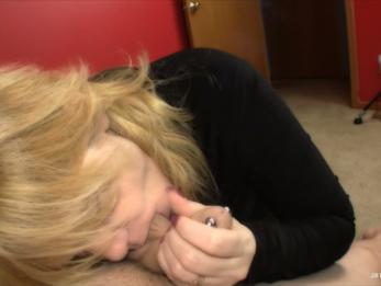 MILF On Adult Friend Finder впервые сосет и трахается с проколотым членом