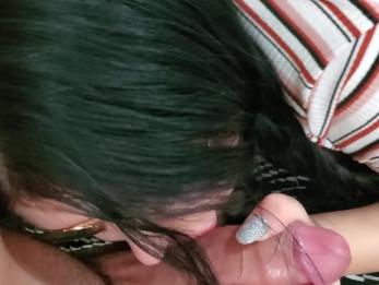 Женатый извращенец соблазняет соблазнительную няню на траханье