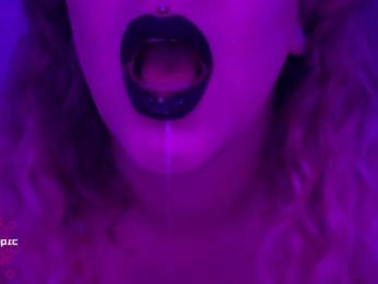 мои большие красивые сиськи (и горячий сюрприз в конце)