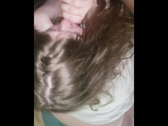 Очаровательная грудастая тинка с огромной задницей сосет большой черный член каблуками до небес - обязательно смотреть * новинка *