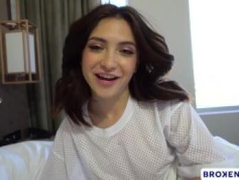 BrokenBabes - Счастливый сводный брат получает шанс трахнуть Джейн Уайлд BrokenBabes - Счастливый сводный брат получает шанс трахнуть Джейн Уайлд